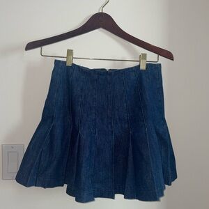 Alice and Olivia denim skirt. size 26